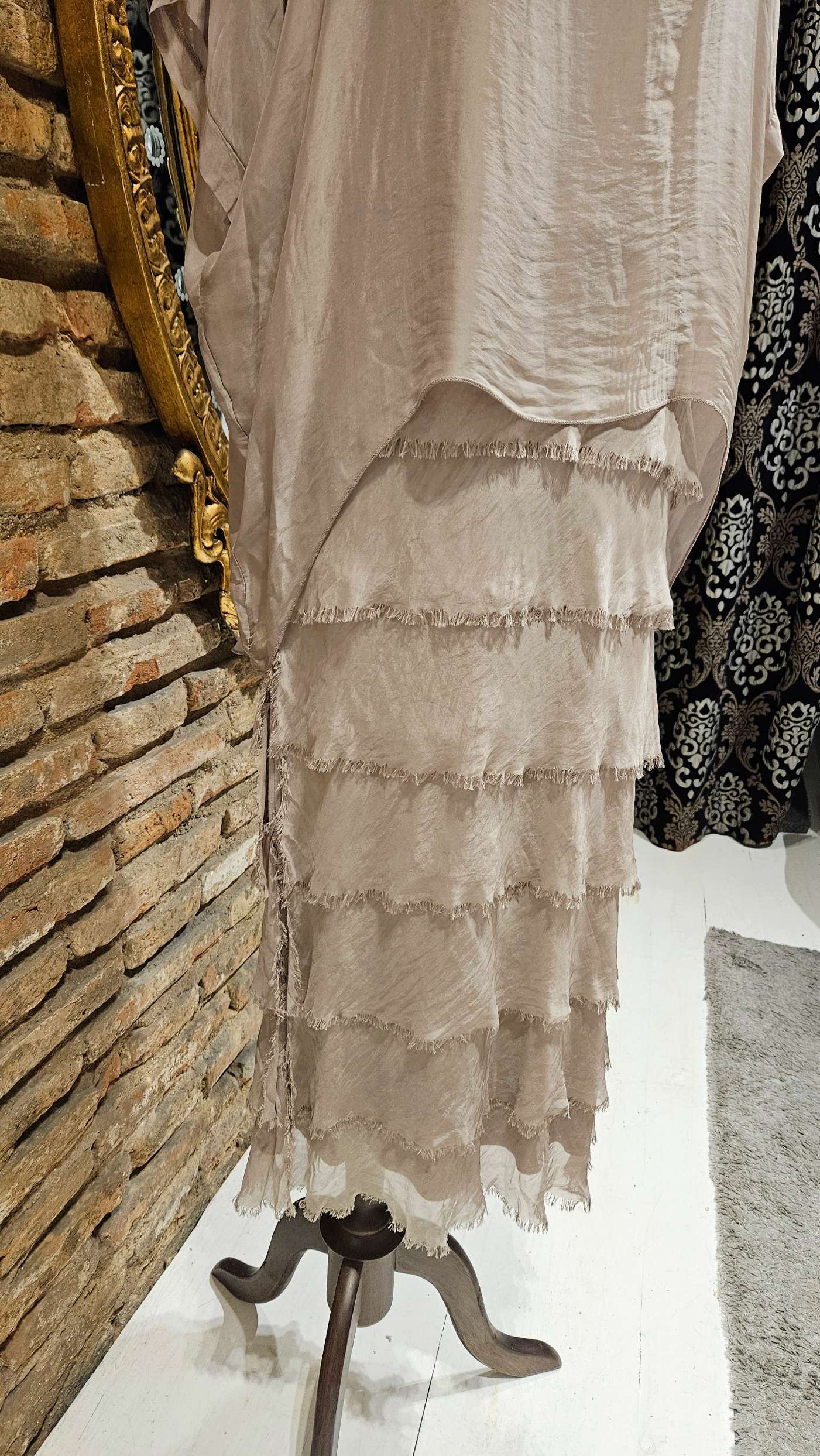 20250505_191027_copy_1401x2487