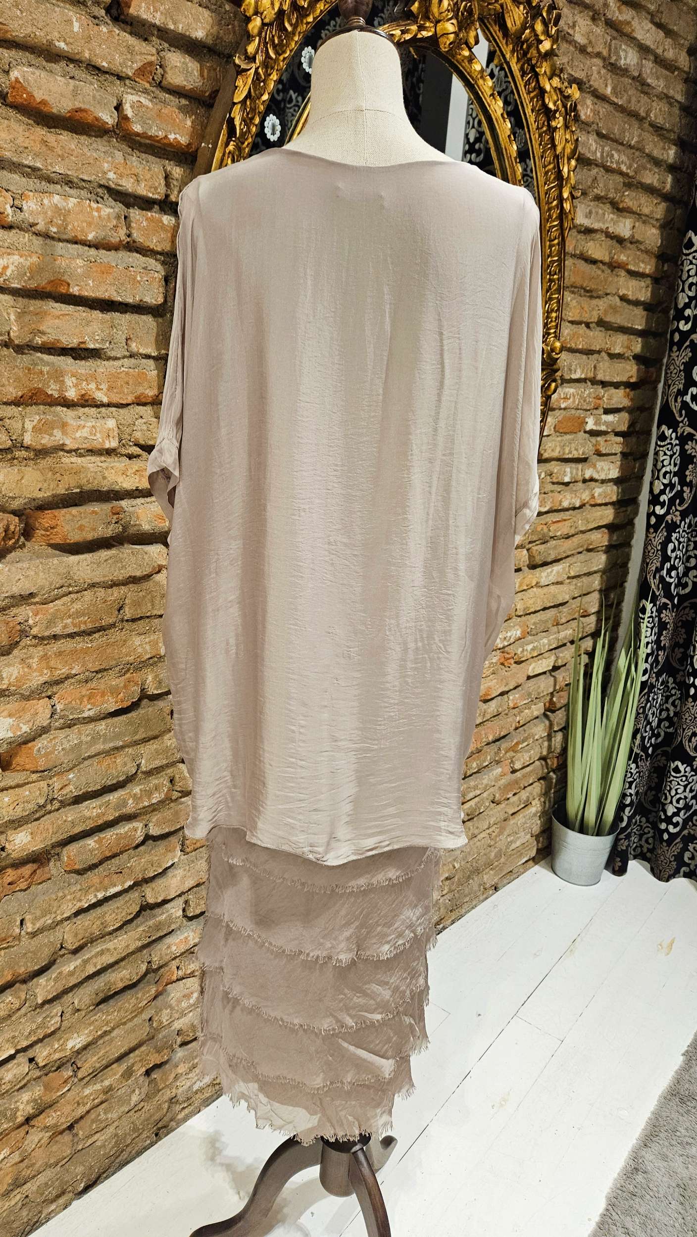 20250505_191055_copy_1408x2499