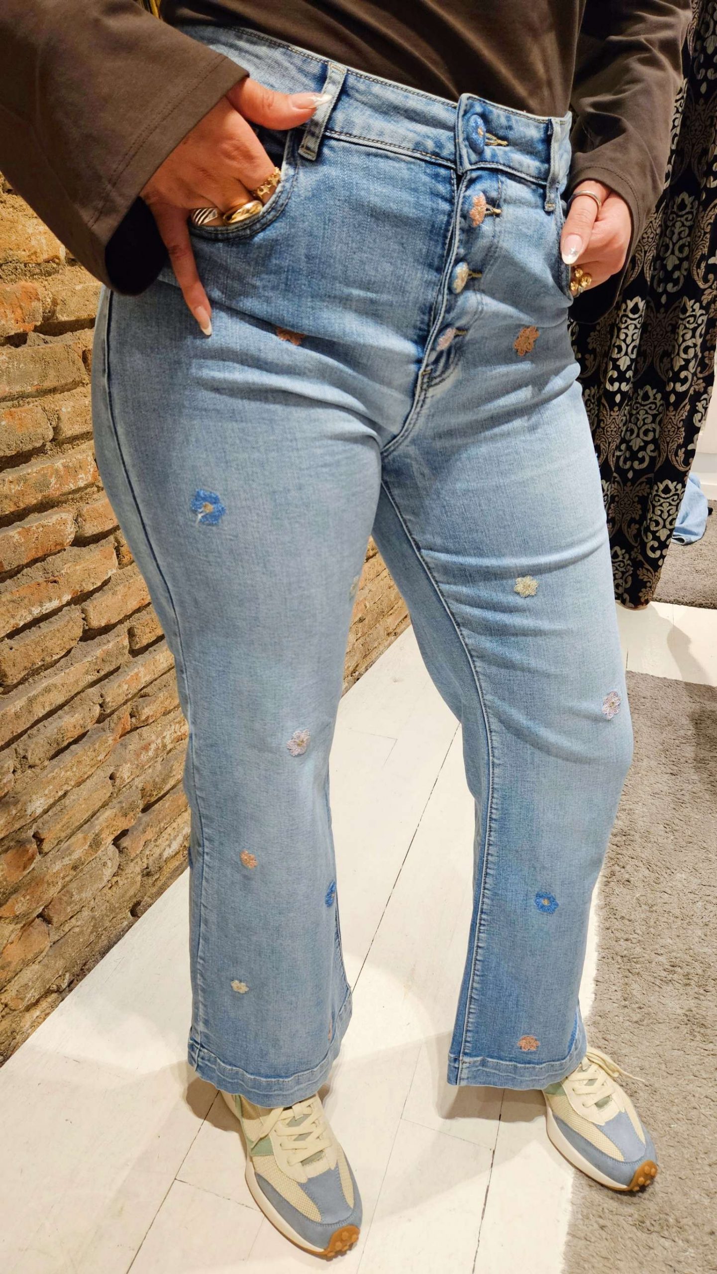 20260204_165131_copy_1540x2735